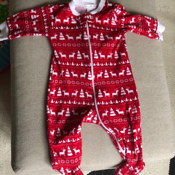 kissy kissy holiday pajamas